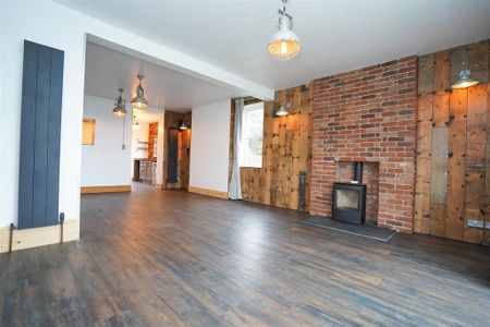 3 bedroom end of terrace house to rent - Photo 4