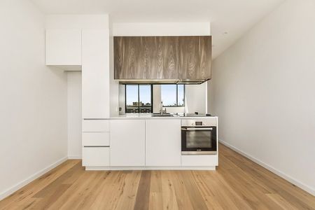 Inner City Living Lifestyle! - Photo 3