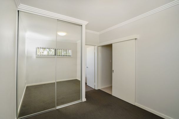 Modern Two Bedroom Apartment - Photo 1