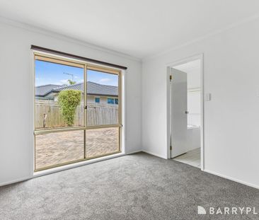 Freshly Updated Family Home in Prime Kilsyth Location - Photo 1