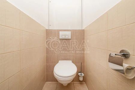 Pronájem slunného 2+1 v širším centru s krásným výhledem - Photo 5