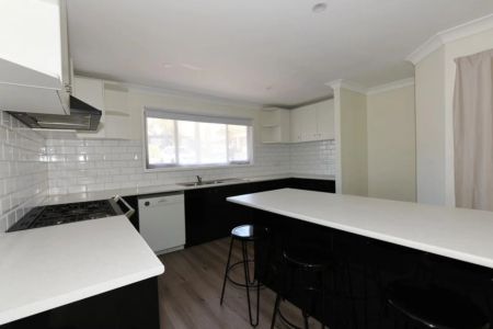 19 Tibbles Avenue, Old Erowal Bay. - Photo 4