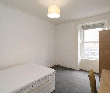 1 bedroom in a flat share to rent - Photo 4