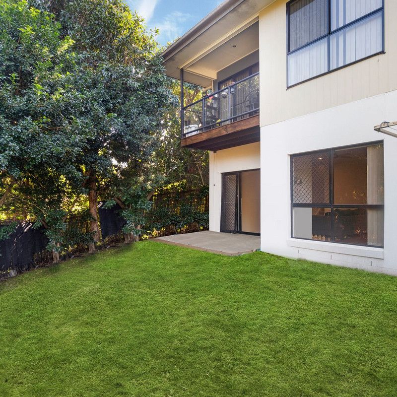 Modern Low-Maintenance Townhouse in Oxenford - Photo 1