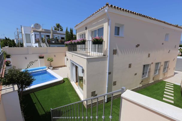 House in San Pedro de Alcántara, Costa del Sol - Photo 1