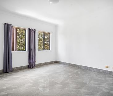 Air-Conditioned Three-Bedroom Townhouse with Ensuite, Gas Cook-Top ... - Photo 1