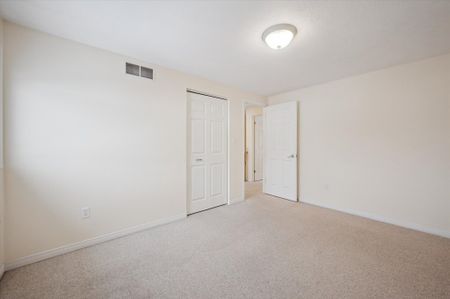 For Lease - 76 Templewood Drive, Kitchener, Ontario - Photo 3