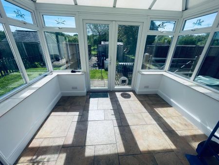 2 bedroom terraced house to rent - Photo 4