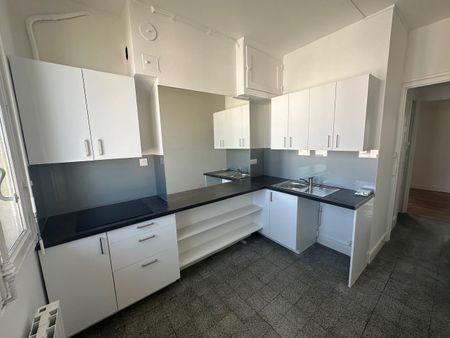 Location Appartement 3 pièces 87m² LYON 7ème - Photo 5