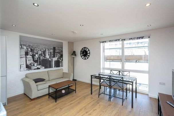 2 bedroom flat to rent - Photo 1