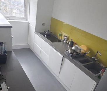 1 bedroom in a flat share to rent - Photo 4