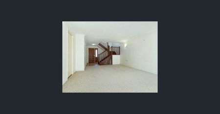 Bright, Stylish & Central – Your New East Toowoomba Home Awaits! - Photo 4