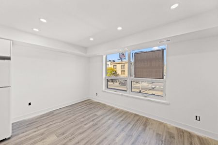 For Lease - 1305 St Clair Avenue Unit# 1, Toronto, Ontario - Photo 2
