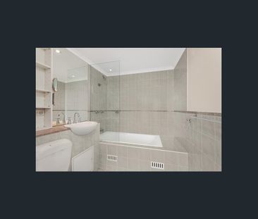 One Bedroom Apartment on the 12th Floor of 'The Marbury' Complex - Photo 3