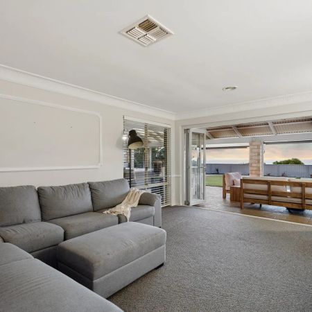 Front-Row Coastal Luxury Living with Breathtaking Ocean Views - Photo 3