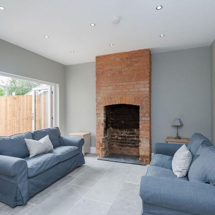 4 bedroom terraced house to rent - Photo 1