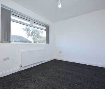 210, Ring Road, Middleton, Leeds, West Yorkshire, LS10 4AE - Photo 4