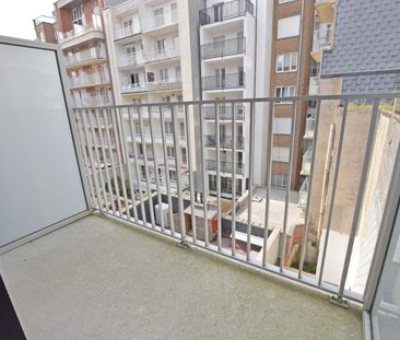 Nieuwbouwappartement met 1 slaapkamer gelegen in hartje Zoute met prachtig zicht over de villa's van het Zoute! - Photo 6