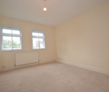 4 bedroom detached house to rent - Photo 3