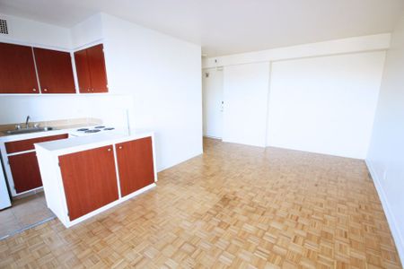 3.5 Available October – 7 Côte-Ste-Catherine - Photo 3