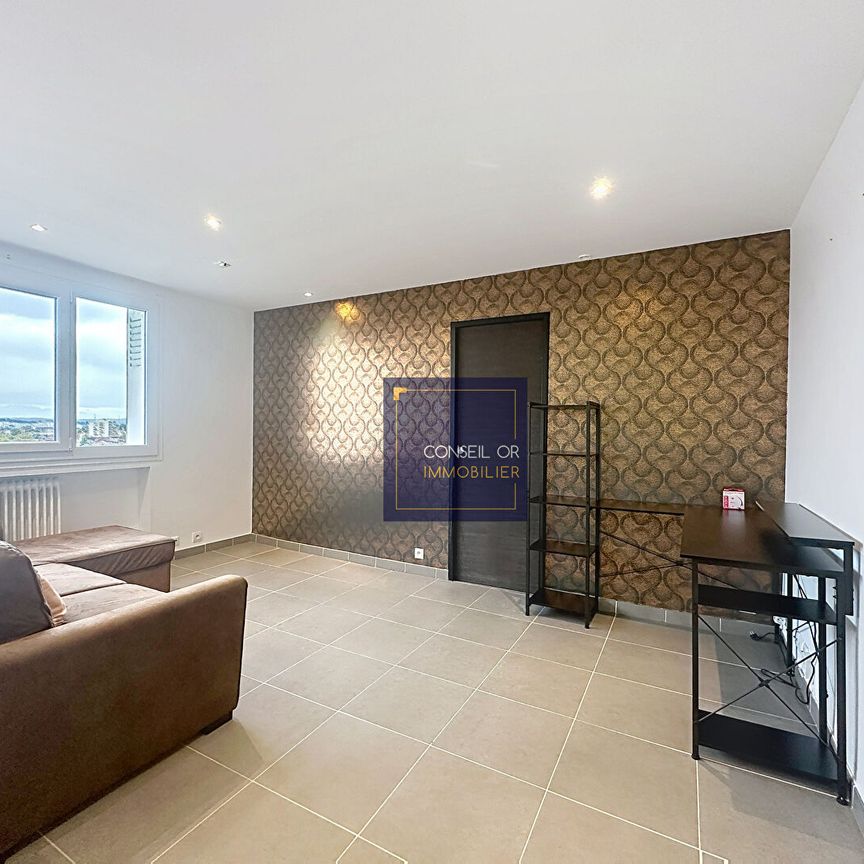 Appartement T2 - OULLINS, - Photo 1