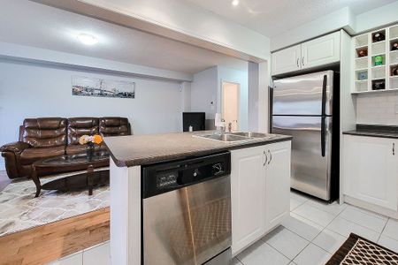 For Lease - 62 Lynch Crescent, Hamilton, Ontario - Photo 2