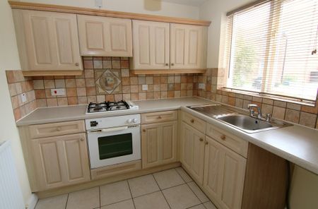 2 Bedroom Mid Terraced House, Chester - Photo 4
