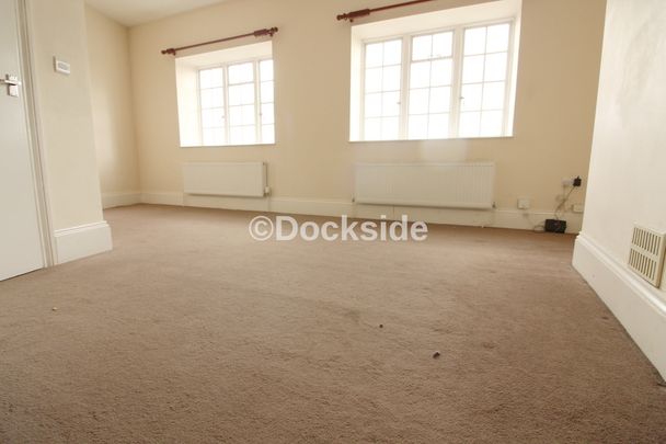 1 bed to rent in High Street, Rochester, ME1 - Photo 1