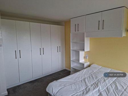 4 bedroom maisonette to rent - Photo 4