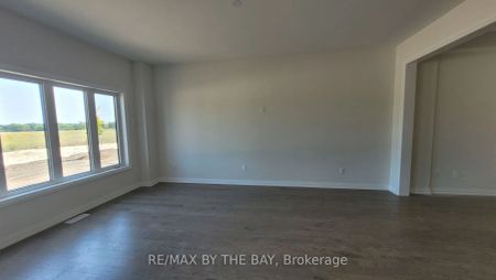 Property For Lease | S9260067 - Photo 2