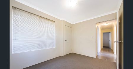 Stunning 3-Bedroom Home in the Heart of Kelmscott - Photo 2