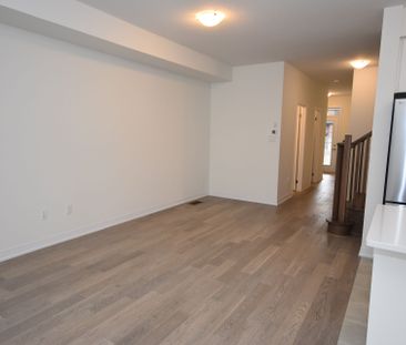 For Lease - 12 Velvet Way, Thorold, Ontario - Photo 2
