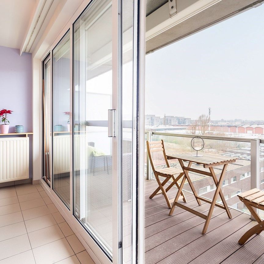 Appartement met twee slaapkamers en ruim terras - Foto 1