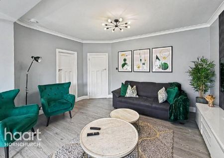 4 bedroom semi-detached house to rent - Photo 3
