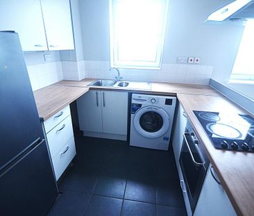 2 bedroom flat to rent - Photo 5