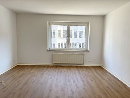 Düsseldorf-Derendorf! Frisch renoviert!! Großzügige 2-Zimmer-Wohnung! - Photo 4