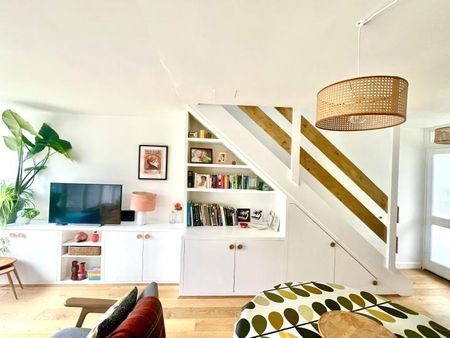 Large sunny double room overlooking the garden in Teddington. - Photo 4