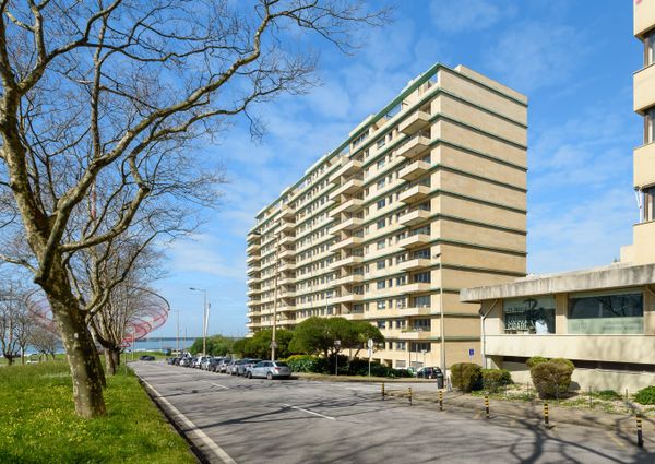 Apartamento T5 com vista mar em Matosinhos Sul