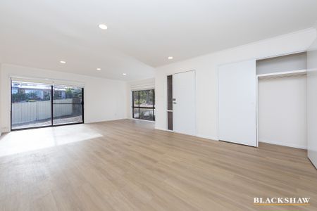 1/8 Gladman Close, Isaacs ACT 2607 - House For Rent | Domain - Photo 5