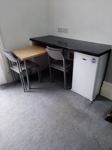 Studio Flat, Pimlico, SW1V - Photo 4