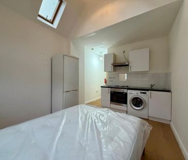 Studio to rent - Photo 2