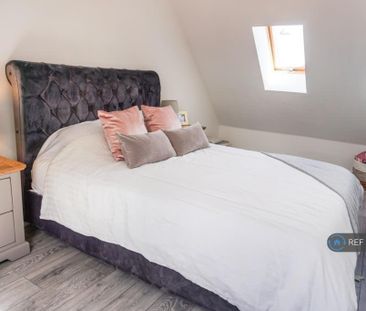 3 bedroom terraced house to rent - Photo 4