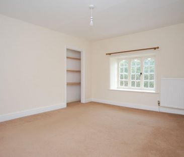 4 bedroom detached house to rent - Photo 4