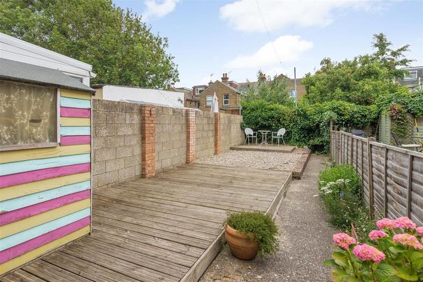 3 bedroom terraced house to rent - Photo 1