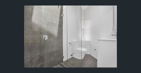 Newly Renovated Unit Facing Coogee beach! - Photo 5