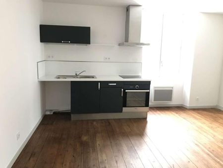 Location Appartement 2 pièces 66m² MONTMORILLON 86500 - Photo 4