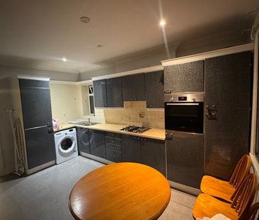 3 Bed Flat, Chatsworth Road, NW2 - Photo 5