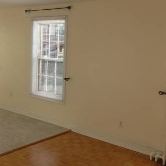 One Bedroom Apartment near Junction and Bloor West Village - Photo 4