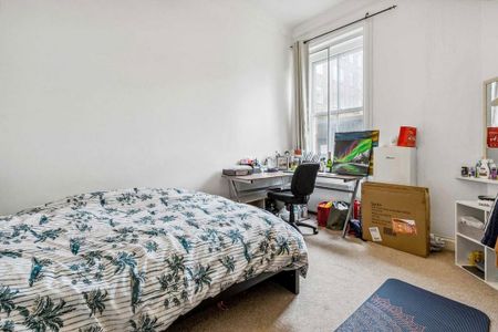 4 bedroom flat to rent - Photo 3