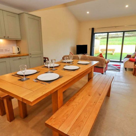 Cheltenham - Photo 1